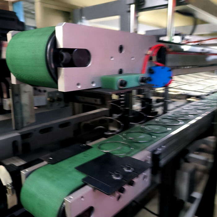 매트리스 조립용 스프링 엔드 링 직경 65mm-90mm, 조립 와이어 직경 1.3-1.6mm, 시간당 60-90매 생산 가능한 8시간 매트리스 생산 라인